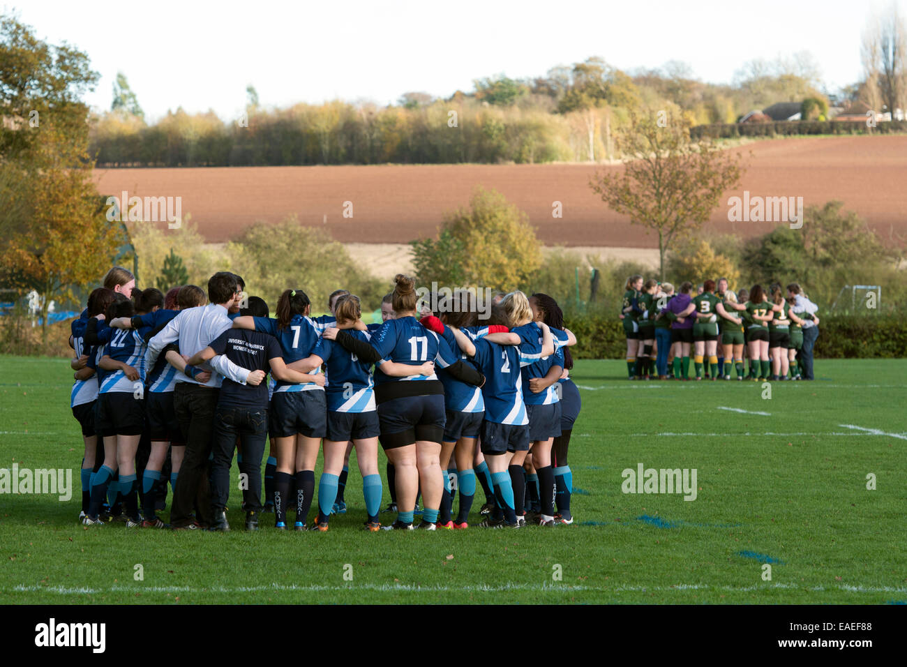 Le sport universitaire UK, Women's Rugby Union. Groupe de l'équipe réunions. Banque D'Images