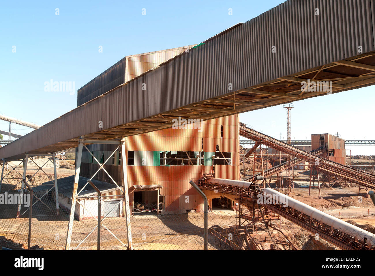 L'industrie lourde convoyeurs de l'extraction minière à ciel ouvert dans la région minière de Minas de Riotinto, province de Huelva, Espagne Banque D'Images