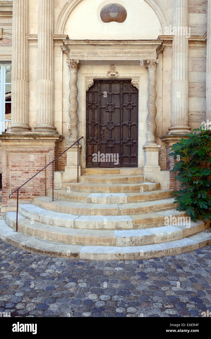 Porte Renaissance et étapes du palais médiéval ou l'Hôtel d'Assezat TOULOUSE Haute-Garonne France Banque D'Images