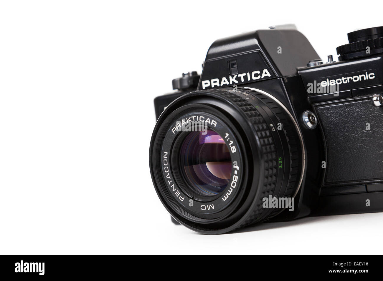 Ancien appareil photo isolated on white Banque D'Images