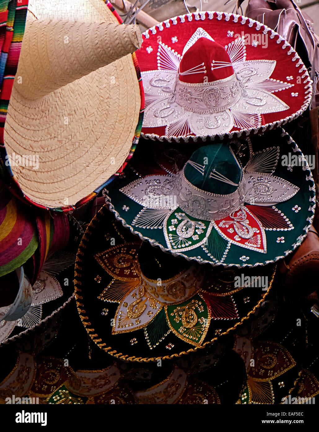 Sombreros mexico mexican hats Banque de photographies et d'images à haute  résolution - Alamy