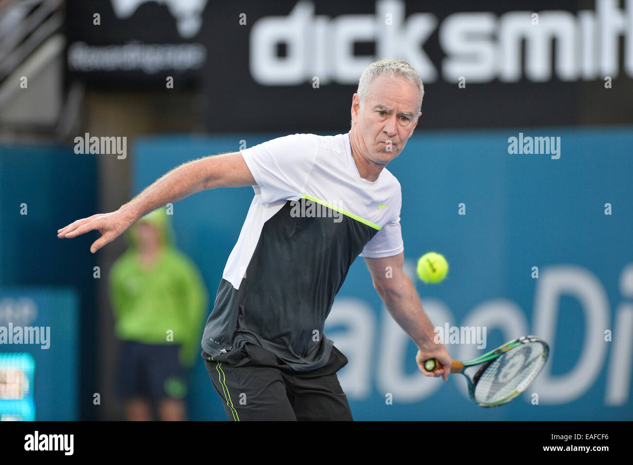 Sydney, Australie. 17 Jan, 2015. John McEnroe (USA) en action contre Patrick Rafter (AUS) au cours de la RAPIDE4 match de tennis à la Qantas Credit Union Arena. Credit : Action Plus Sport/Alamy Live News Banque D'Images