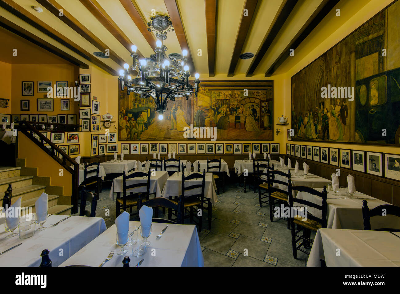 De l'intérieur peut, en date du 1786 Culleretes un restaurant, Barcelone, Catalogne, Espagne Banque D'Images
