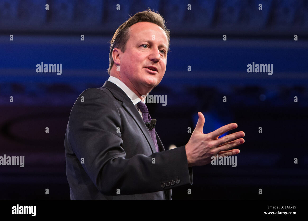 Le premier ministre, David Cameron, s'adresse à la conférence annuelle de l'IBC à l'hôtel Grosvenor House, Londres Banque D'Images