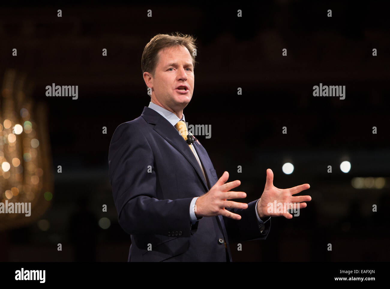 Vice-premier ministre, Nick Clegg, s'exprimant lors de la conférence annuelle de l'IBC à l'hôtel Grosvenor,Londres Banque D'Images