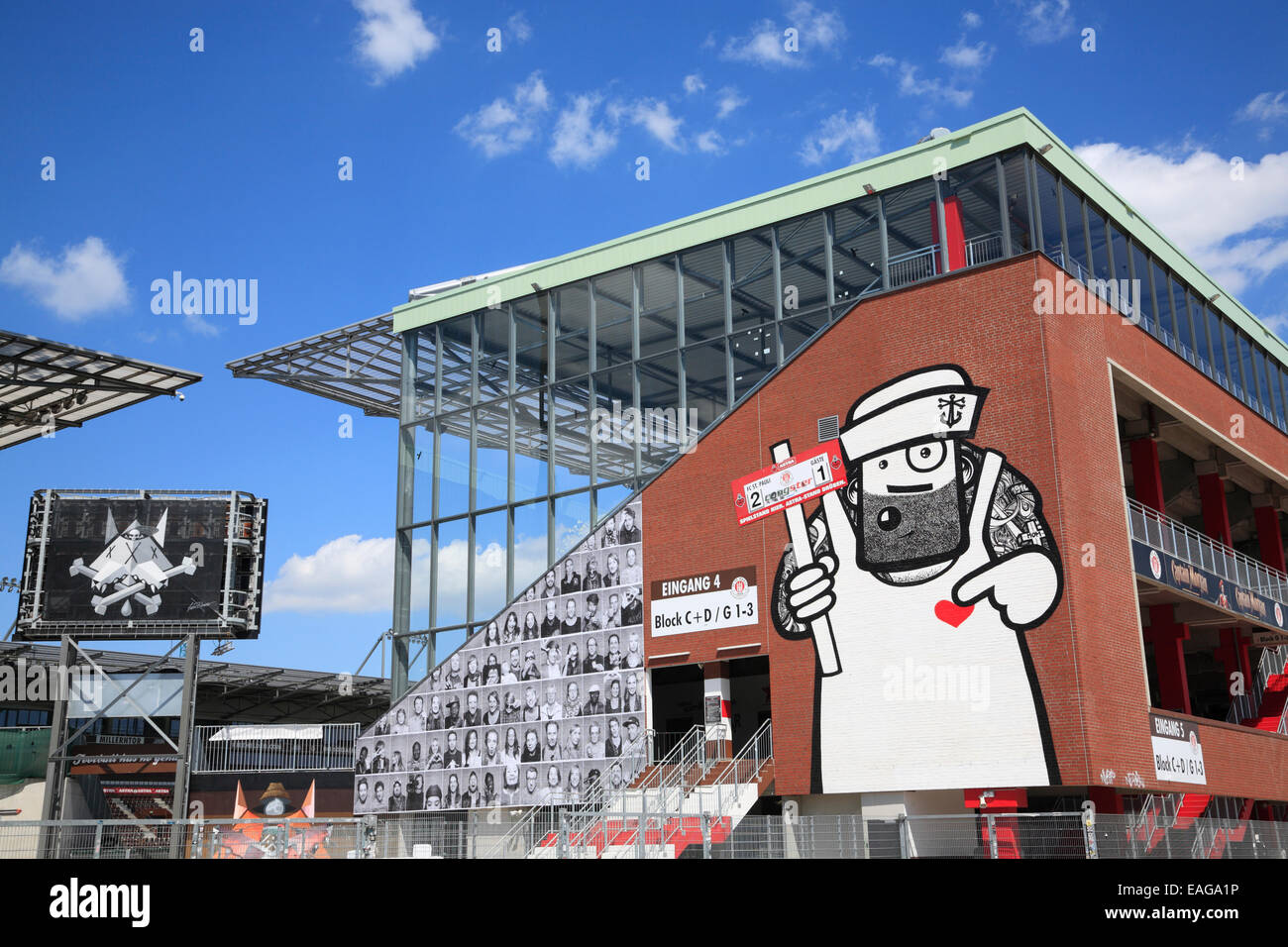 Peintures au nouveau stade Millerntor de football Club FC St Pauli, Hambourg, Allemagne, Europe Banque D'Images