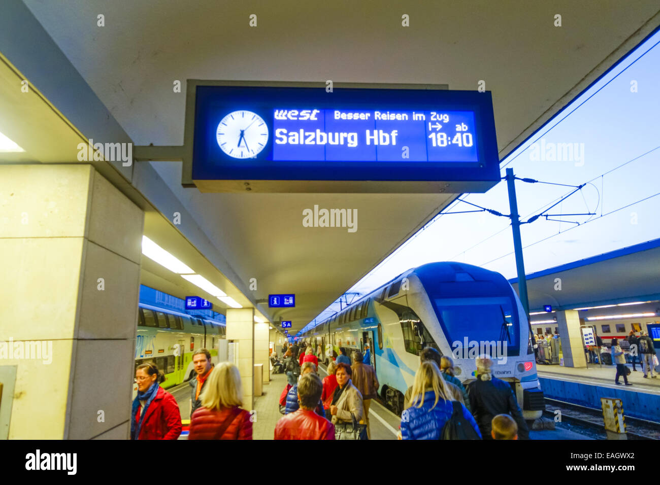 La gare de Westbahnhof, Ville de l'Ouest, Bahnhofs Wien, Vienne, Autriche, Salzbourg Banque D'Images