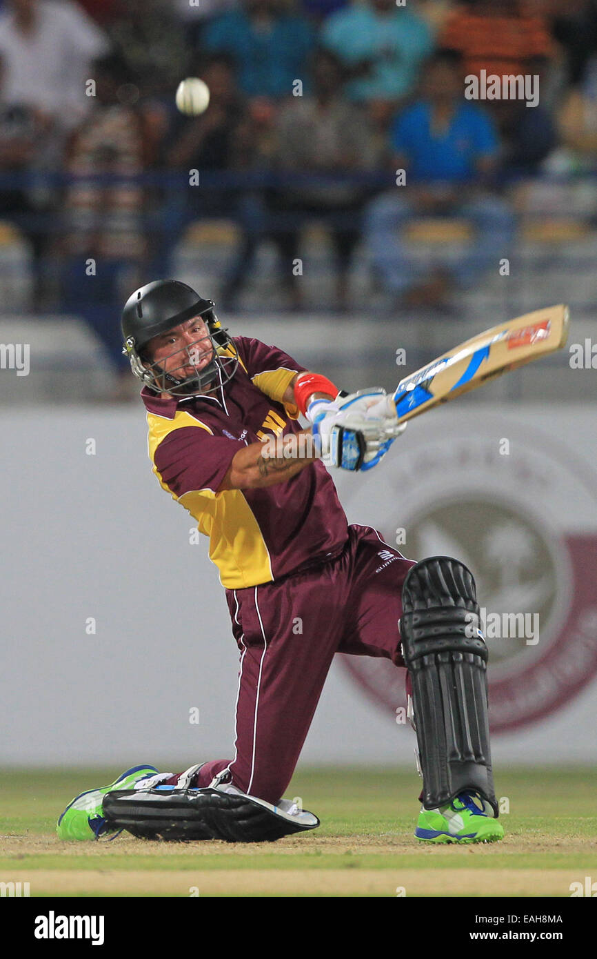 Cricket - Hershelle Gibbs du monde XI les chauves-souris pendant le match entre un monde XI et une Asie XI à Doha, Qatar Banque D'Images