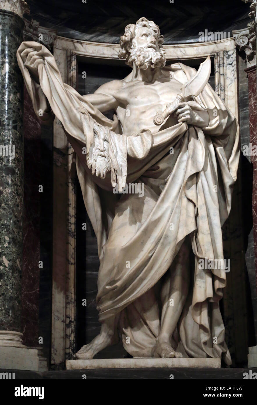 Statue de l'Apôtre Barthélemy dans une niche dans le Archbasilica Saint-Jean de Latran, Rome Italie Banque D'Images