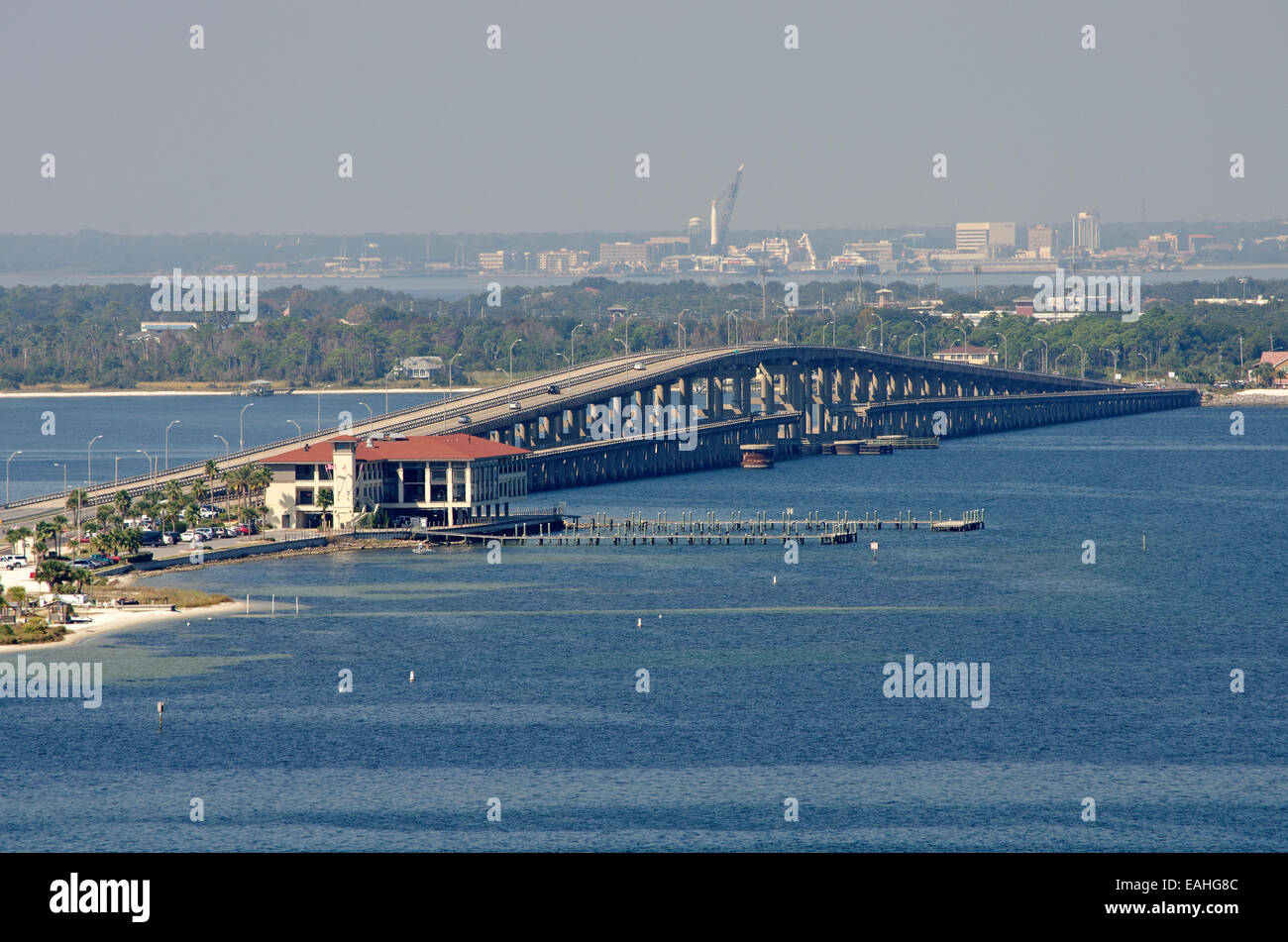 Pont à péage sur son entre Santa Rosa et Pensacola Pensacola Beach Floride USA Banque D'Images