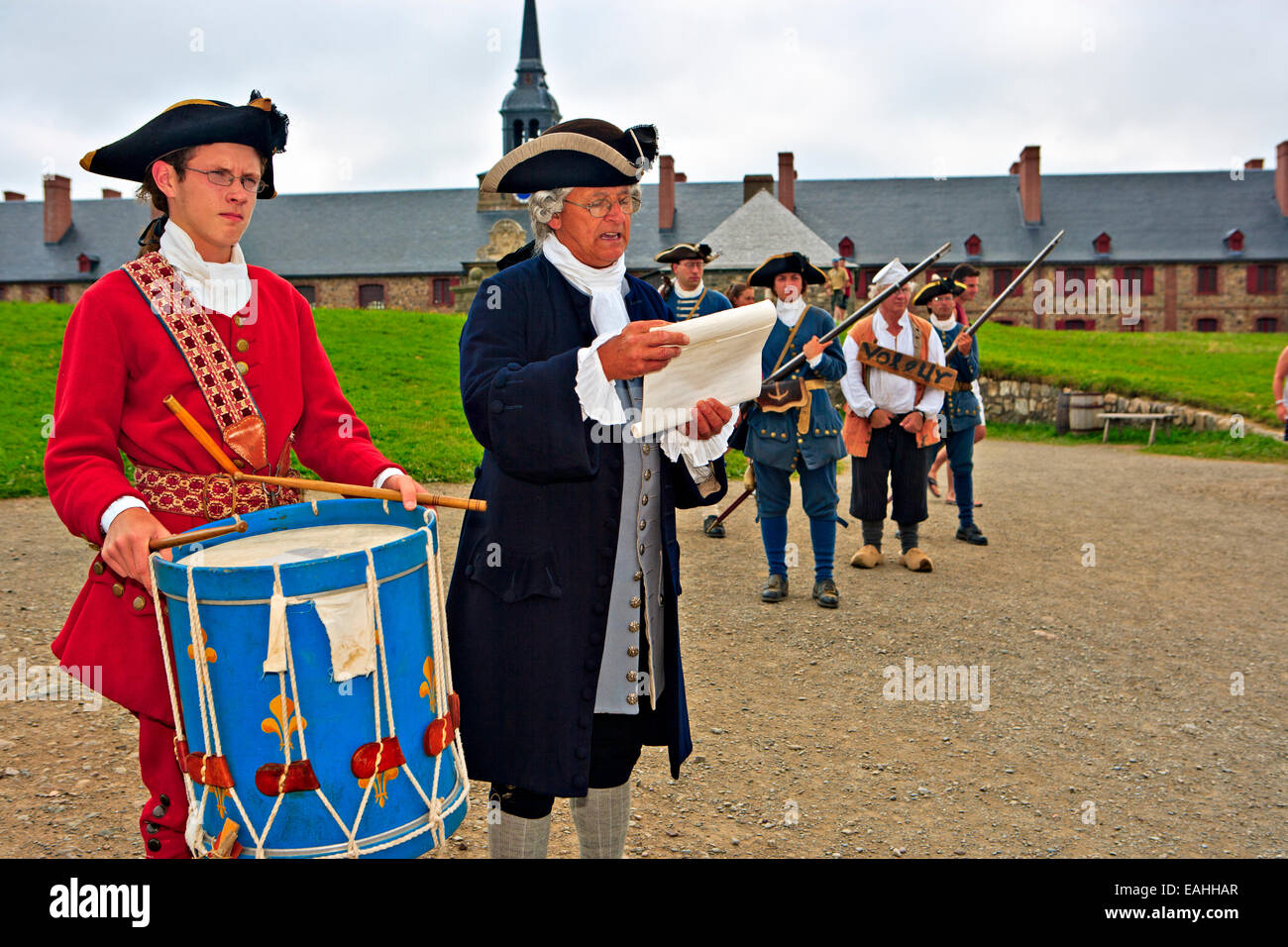 La punition publique d'un pêcheur pour avoir volé une bouteille de vin de la forteresse de Louisbourg, Louisbourg National Historic Site, Banque D'Images