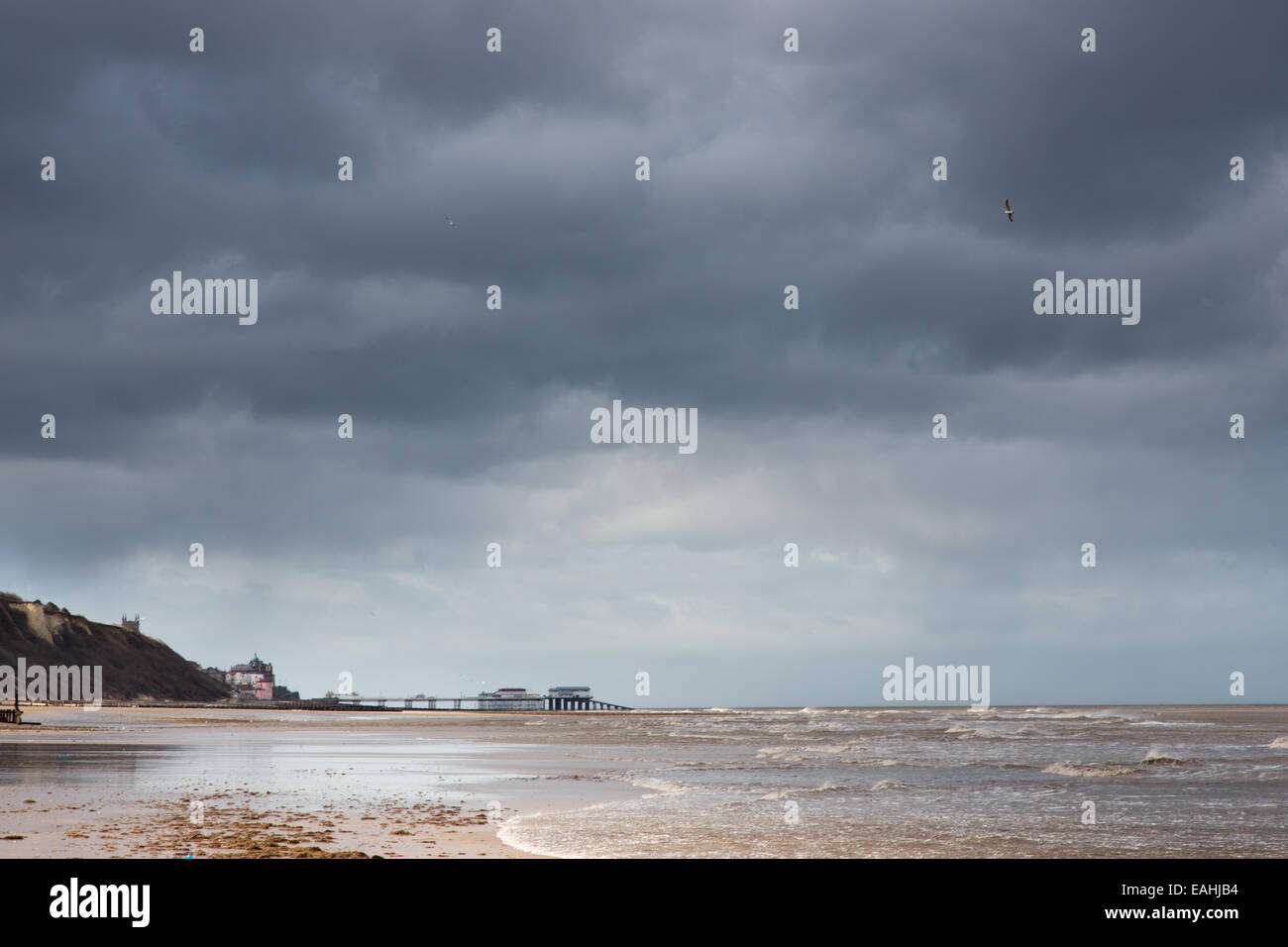 Overstrand Beach Norfolk, en regardant vers la jetée de Cromer Banque D'Images