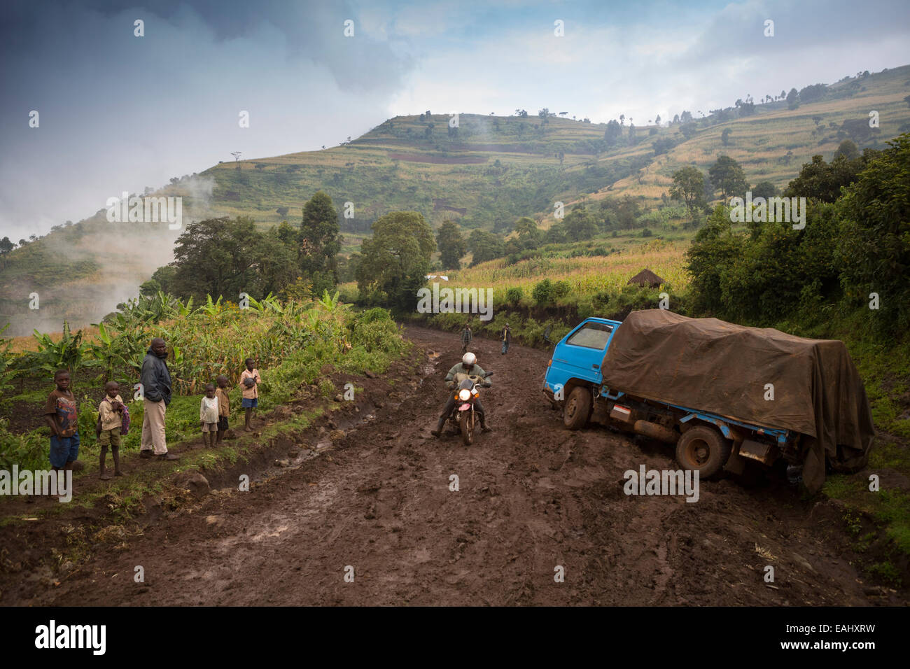 Les routes de district de l'Ouganda, Bukwo située au pied du Mont Elgon, devenir infranchissable pendant les périodes de forte pluie. Banque D'Images