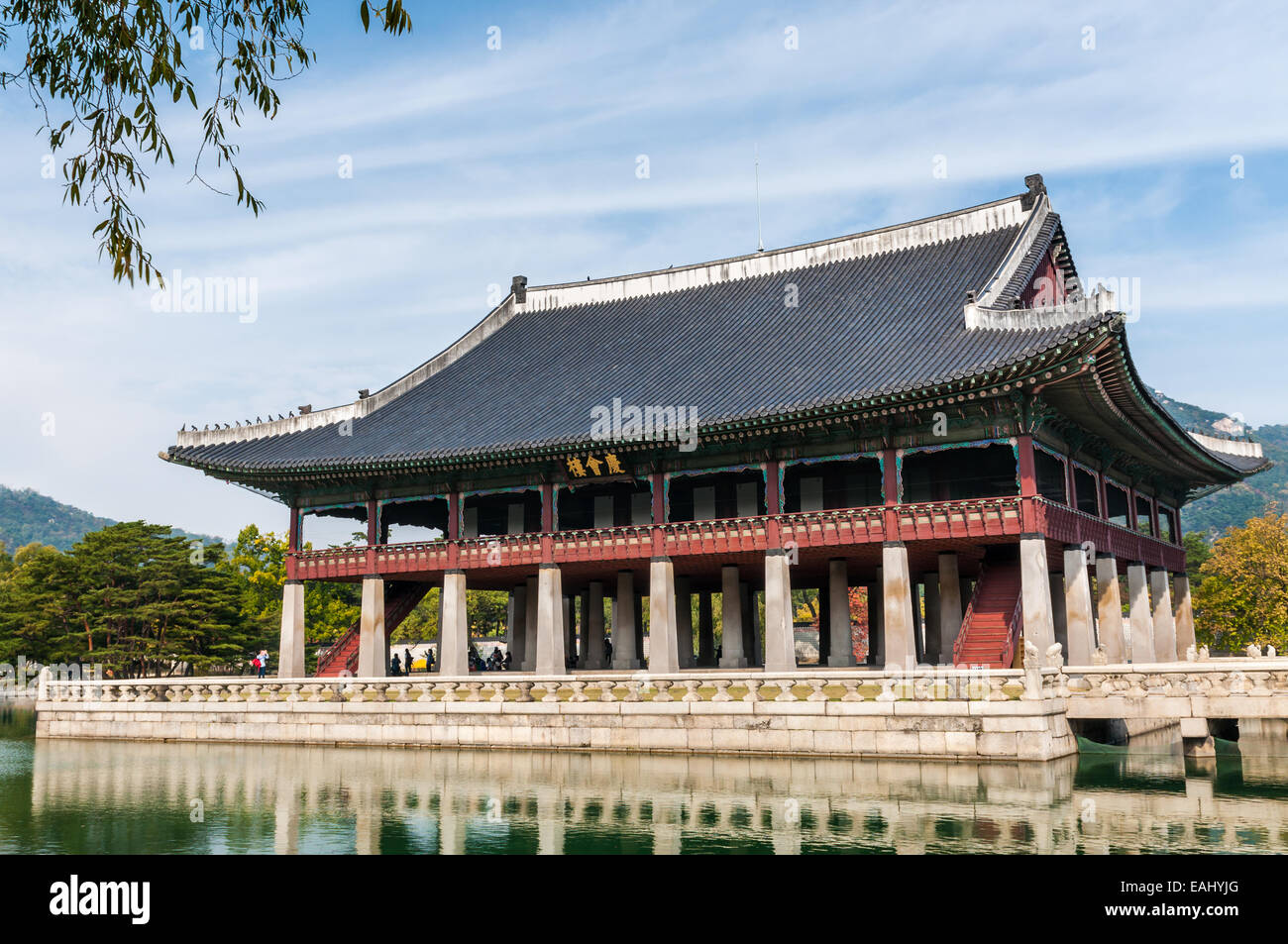 Gyeonghweru Pavilion at Gyeongbokgung Palace à Séoul, Corée du Sud. Banque D'Images