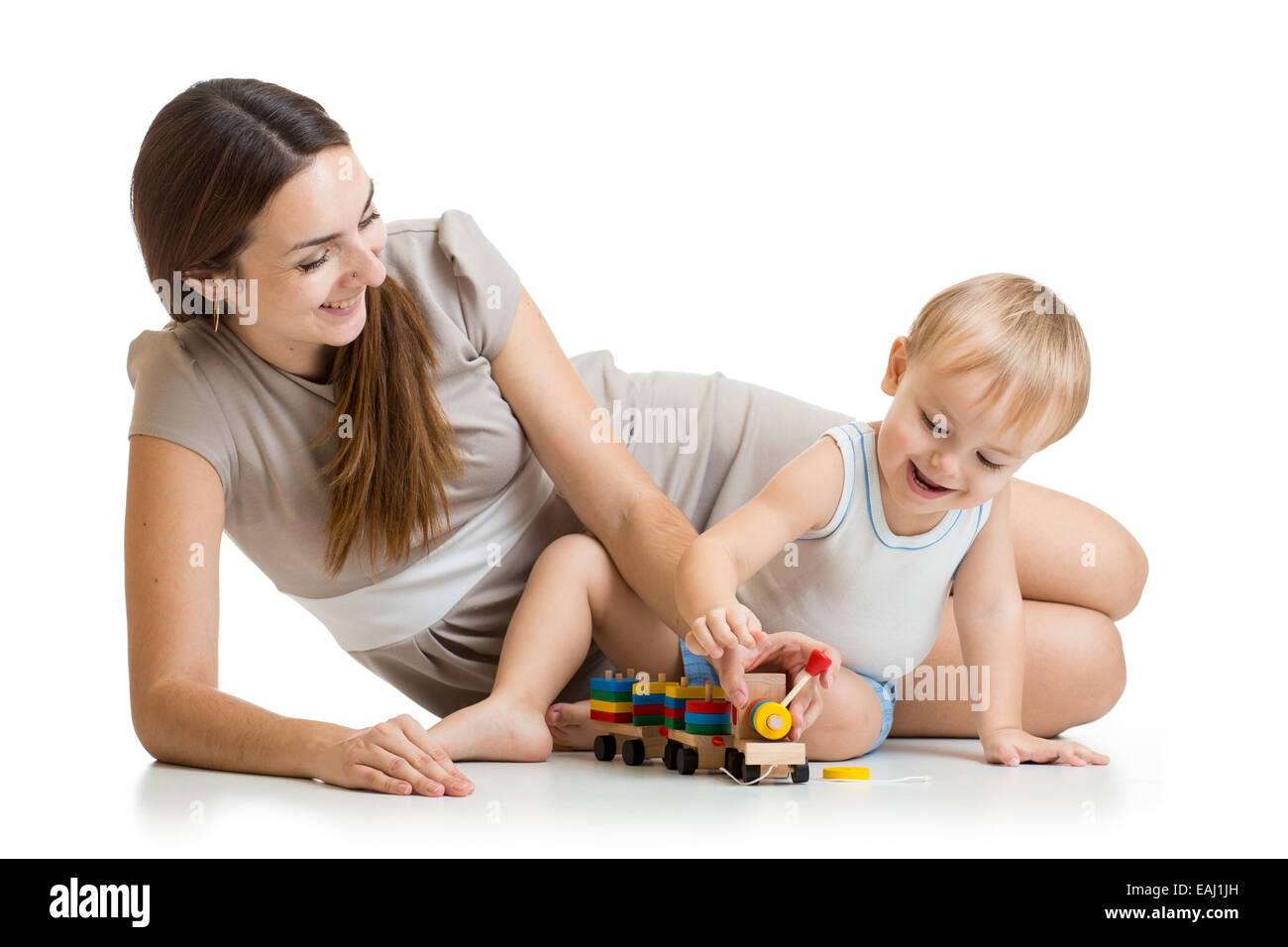 Maman avec son fils jouer ensemble pour enfants Banque D'Images