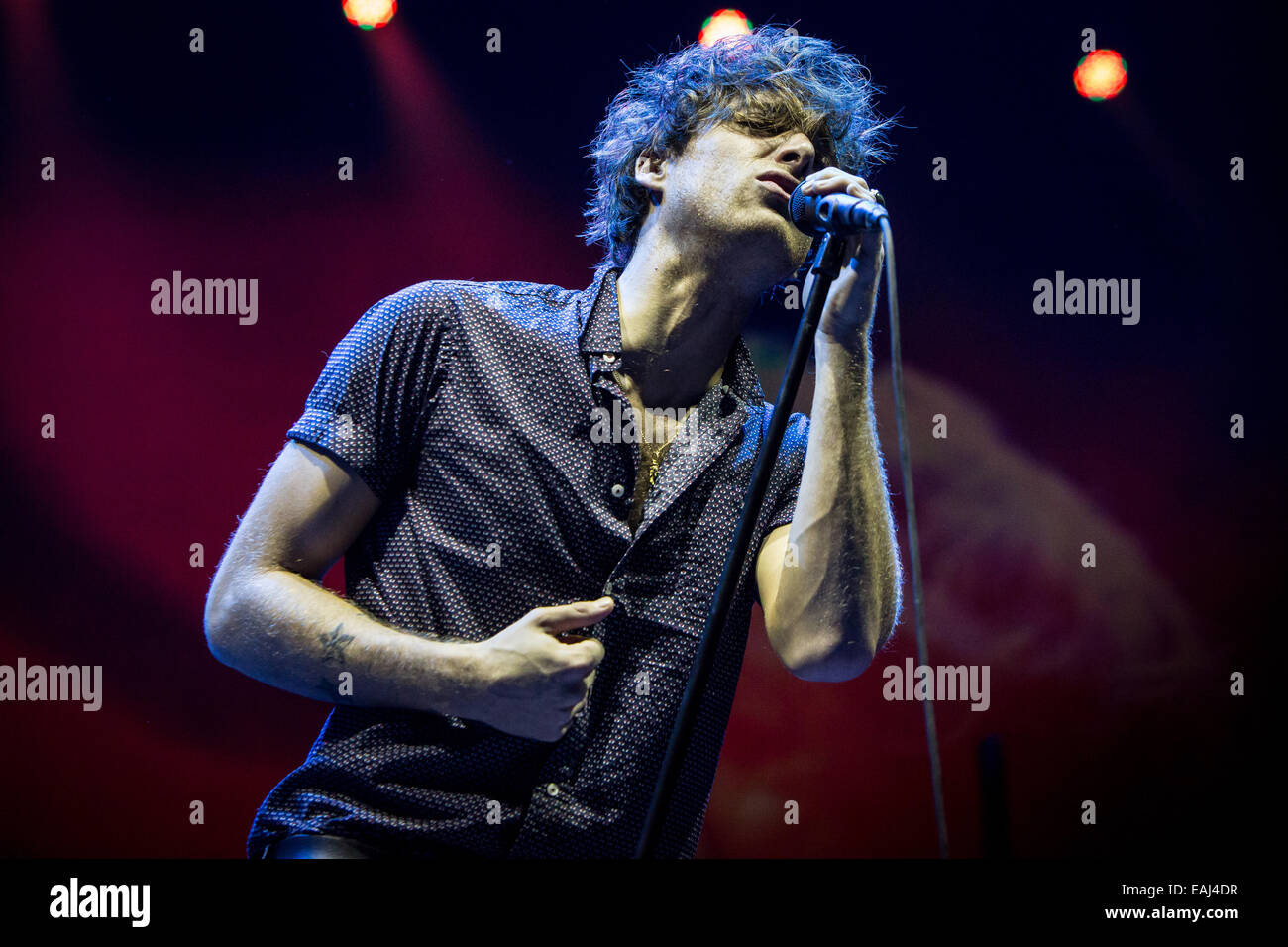 Milan, Italie. 15 novembre, 2014. Le chanteur/compositeur écossais PAOLO NUTINI effectue live au Mediolanum Forum de présenter le nouvel album 'Love' caustique Crédit : Rodolfo Sassano/Alamy Live News Banque D'Images