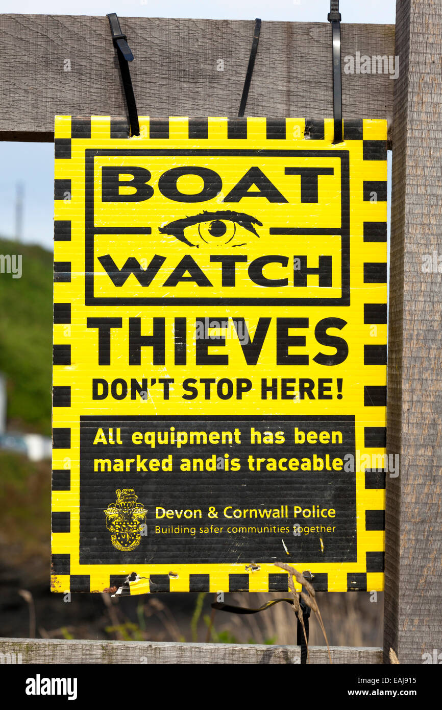 Un bateau Watch panneau d'avertissement à Cornwall, Angleterre, Royaume-Uni Banque D'Images