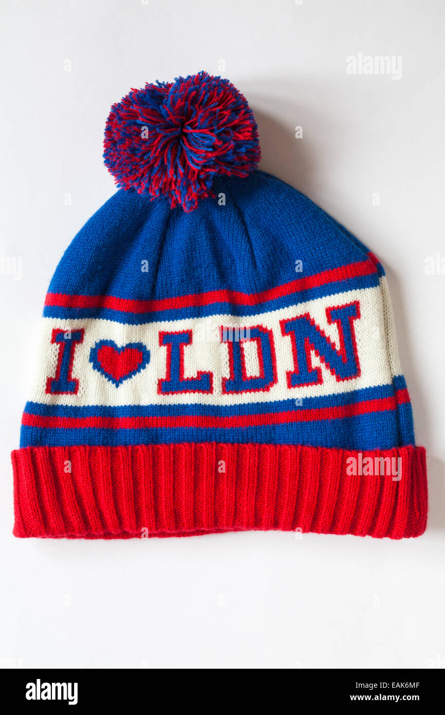 J'aime Londres Ldn bleu rouge et blanc chapeau avec pompon bobble hat isolé sur fond blanc Banque D'Images