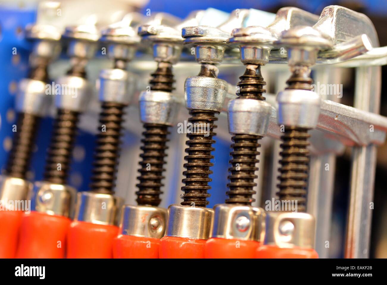 Les colliers à vis dans un magasin en Allemagne, Ville d'Osterode, 13. Novembre 2014. Photo : Frank May Banque D'Images