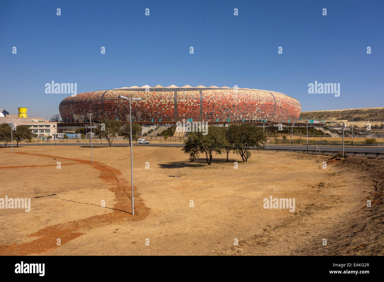SOWETO, JOHANNESBURG, AFRIQUE DU SUD - FNB Stadium, aka Soccer City, un stade de football en forme de calebasse. Banque D'Images