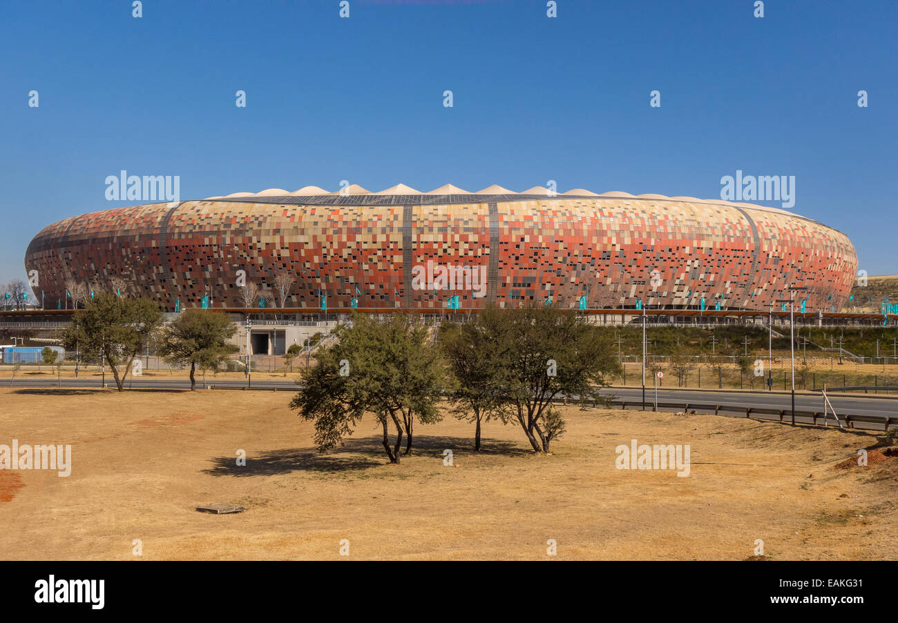 SOWETO, JOHANNESBURG, AFRIQUE DU SUD - FNB Stadium, aka Soccer City, un stade de football en forme de calebasse. Banque D'Images