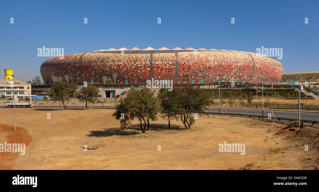 SOWETO, JOHANNESBURG, AFRIQUE DU SUD - FNB Stadium, aka Soccer City, un stade de football en forme de calebasse. Banque D'Images