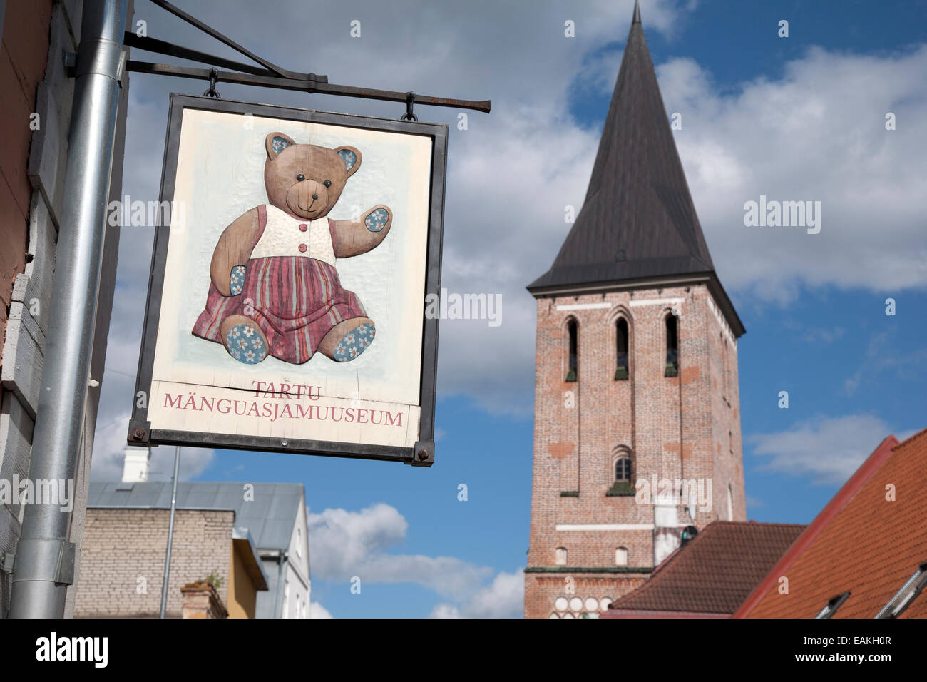 Musée du Jouet signe avec Jaani Église, Tartu, Estonie Photo Stock - Alamy