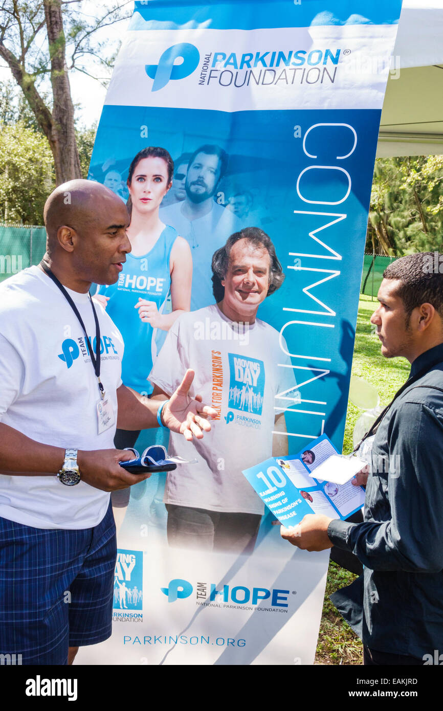 Miami Florida,Hialeah,Amelia Earhart Park,Kozyak annuel Minority Mentoring Picnic,réseautage,travail,cabinet d'avocats,juges,avocats,étudiants en droit,Barreau Banque D'Images