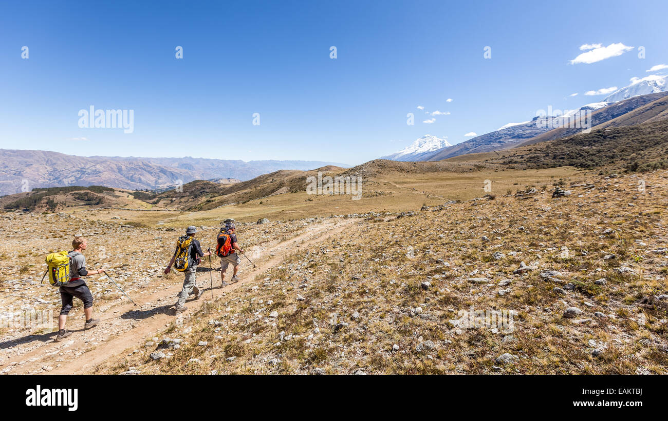 Revenant de l'Ishinca, vallée de la Cordillère des Andes, Pérou, Amérique du Sud, Banque D'Images