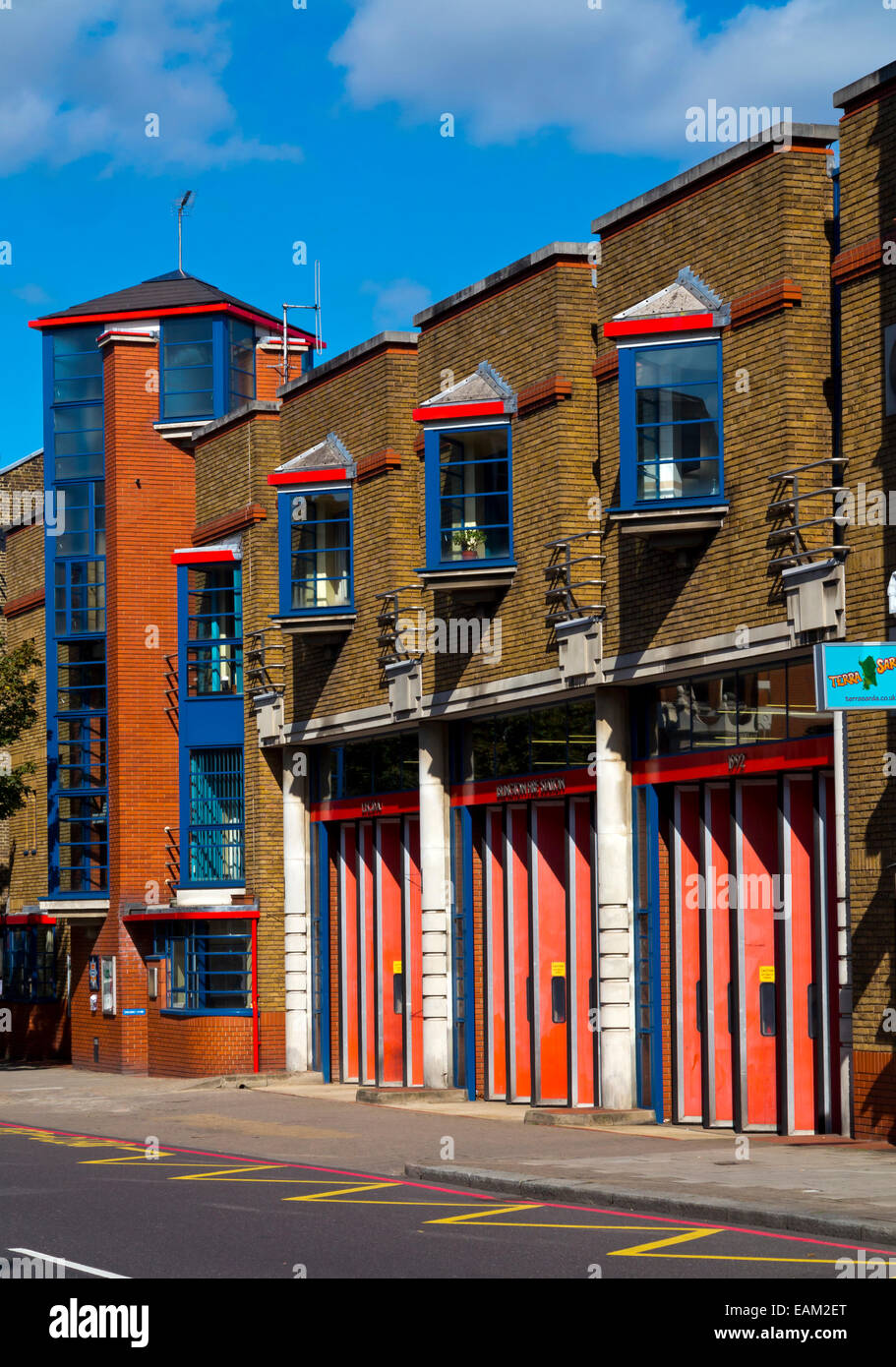 Islington Station incendie sur la rue à Canonbury Islington North London N1 Angleterre Royaume-uni exploités par la London Fire Brigade Banque D'Images