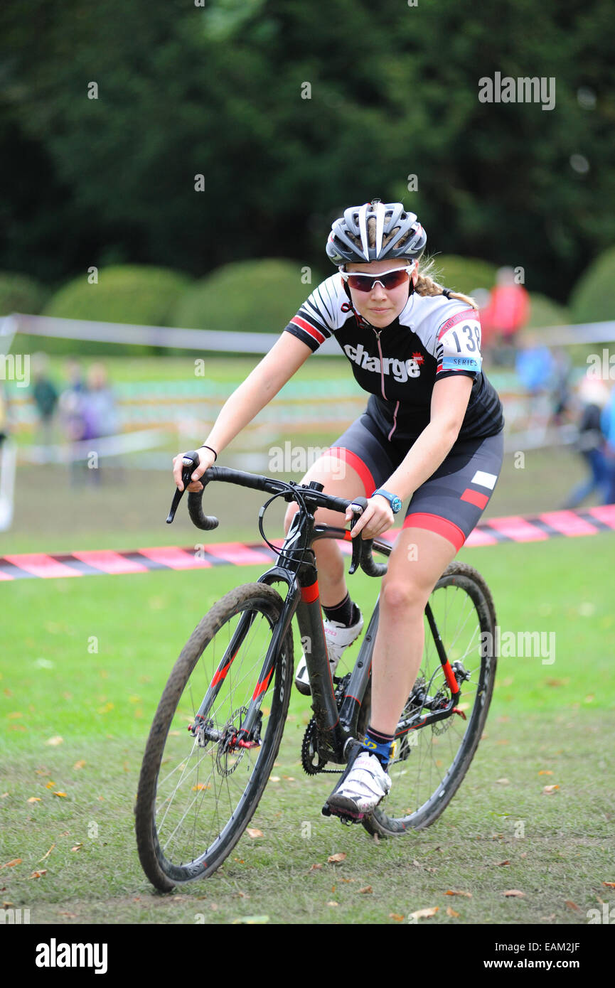 Le coureur de femmes dans une course de cyclocross Photo Stock Alamy