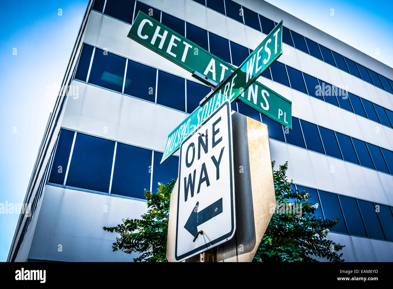 Les plaques de rue à l'intersection de Chet Atkins et Music Square West on Music Row à Nashville, TN Music City USA Banque D'Images