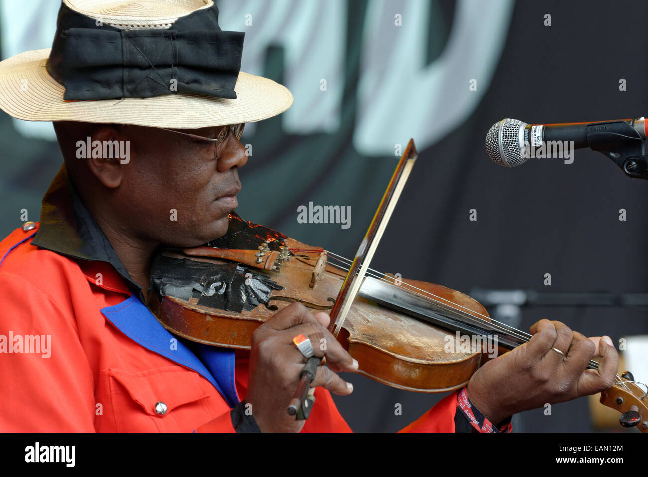 Justin Vali et Ny Malagasy, BBC Radio 3, 2014 Womad Festival des musiques du monde. Banque D'Images