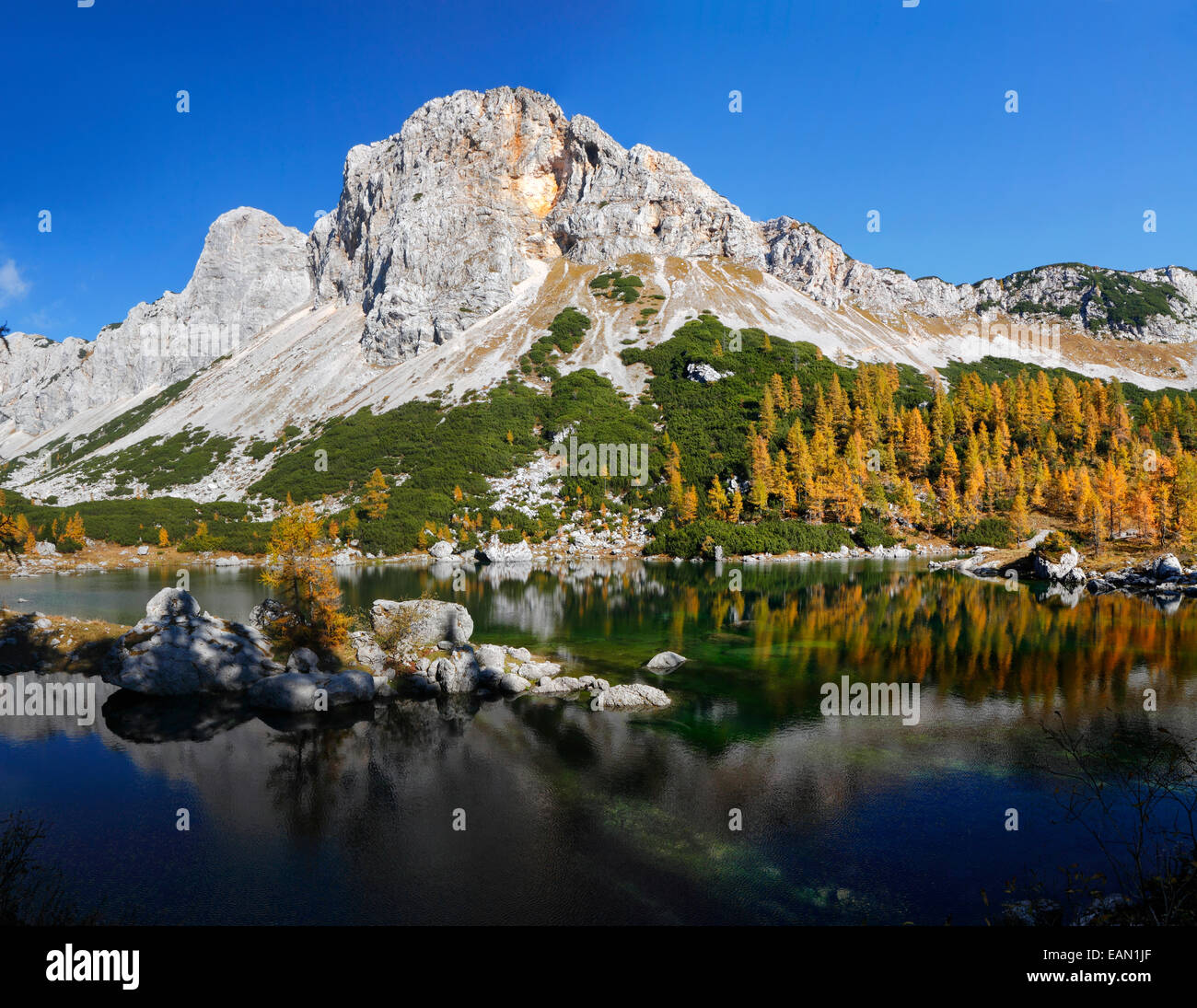 Le parc national de Triglav, vallée des lacs du Triglav, vue sur le mont Ticarica Banque D'Images