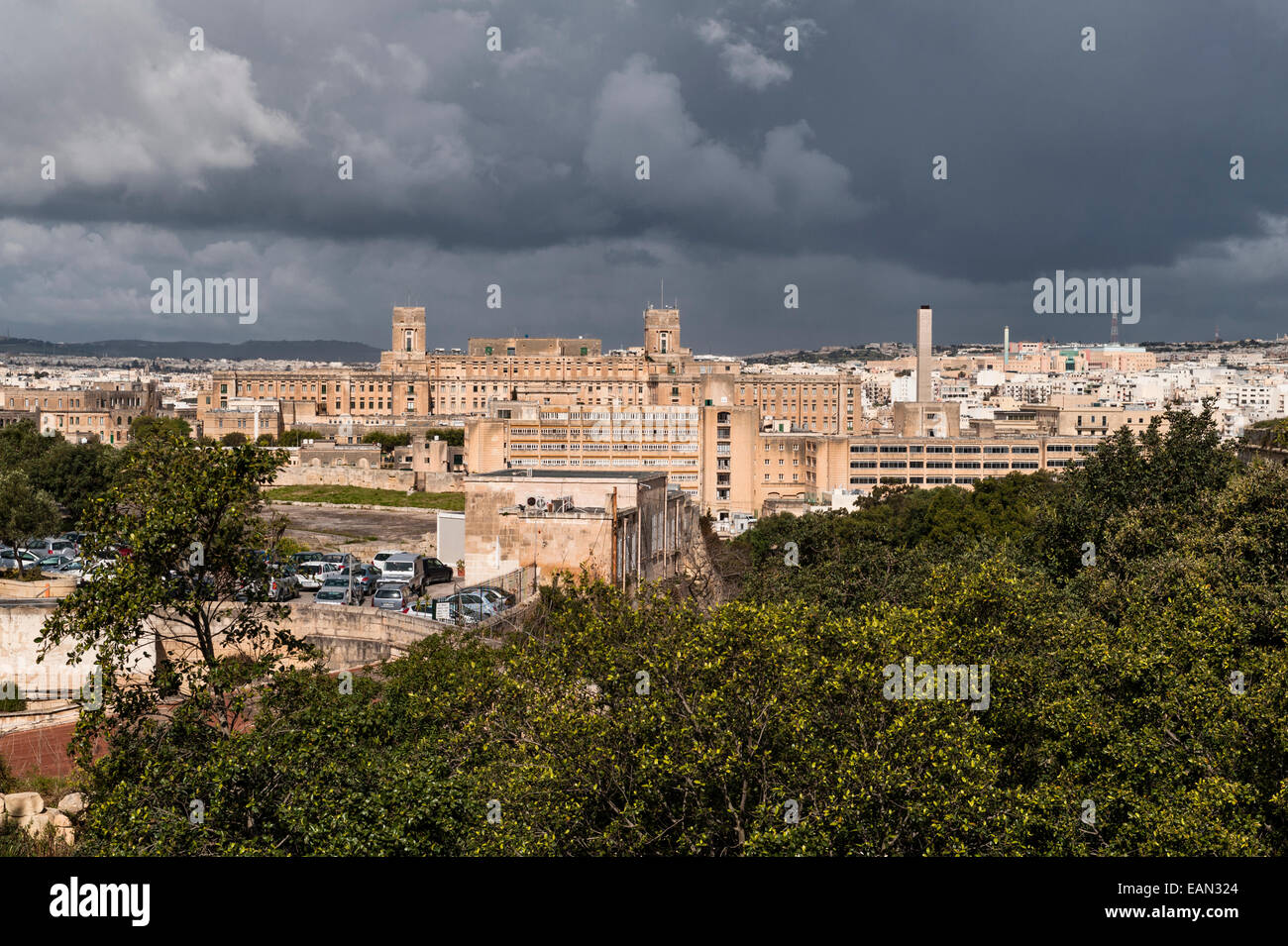 La vue sur la Valette depuis les jardins botaniques Argotti, Malte Banque D'Images