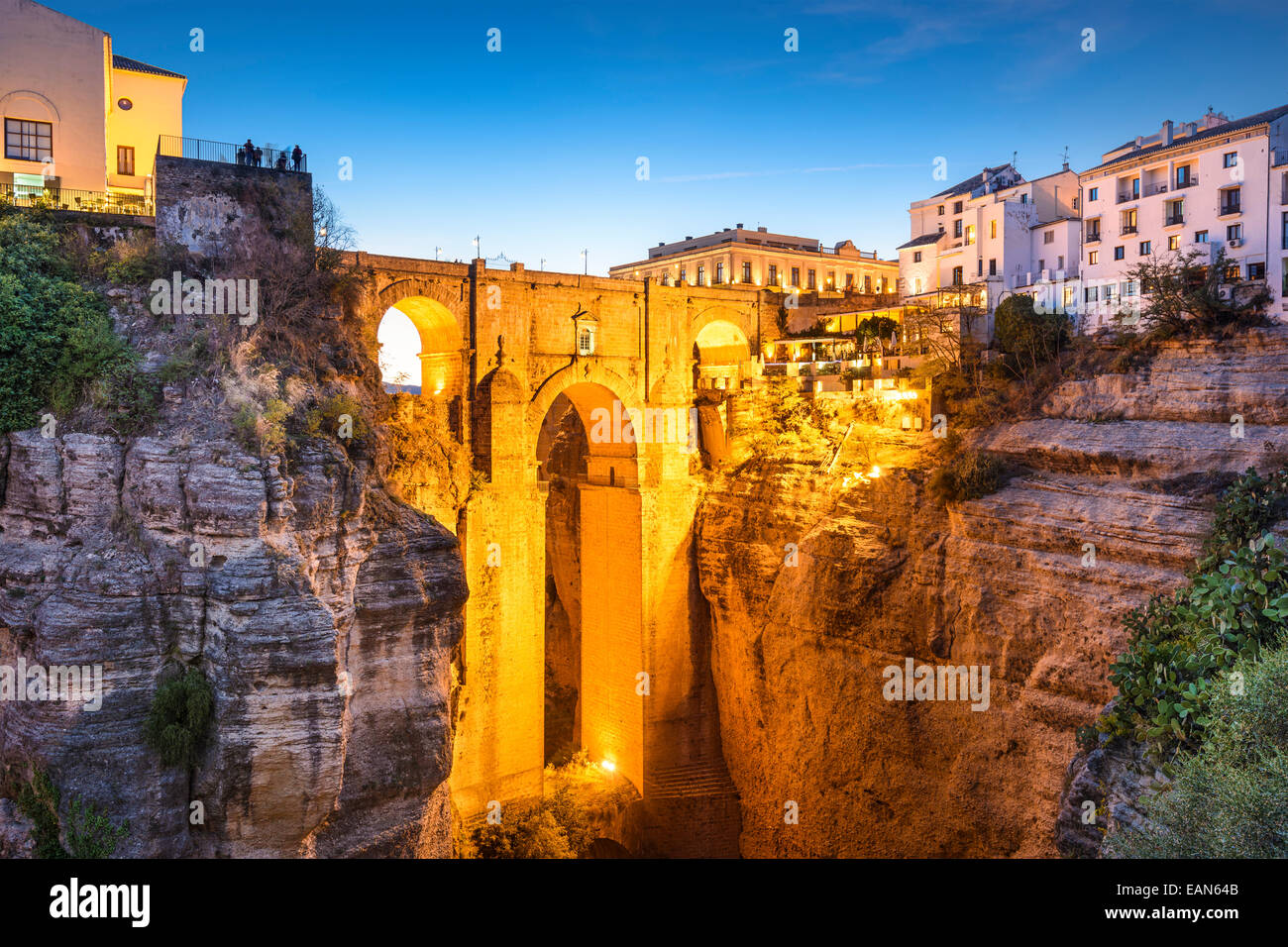 Ronda, Espagne au pont Puente Nuevo. Banque D'Images