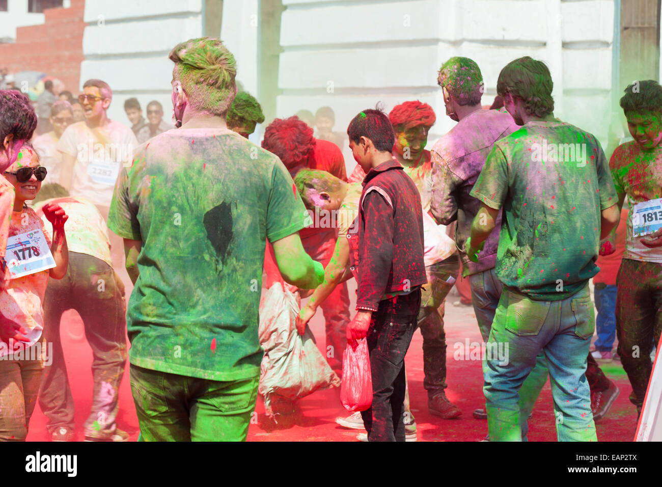 La color run, une partie de la célébration du festival Holi à Katmandou, Népal Banque D'Images