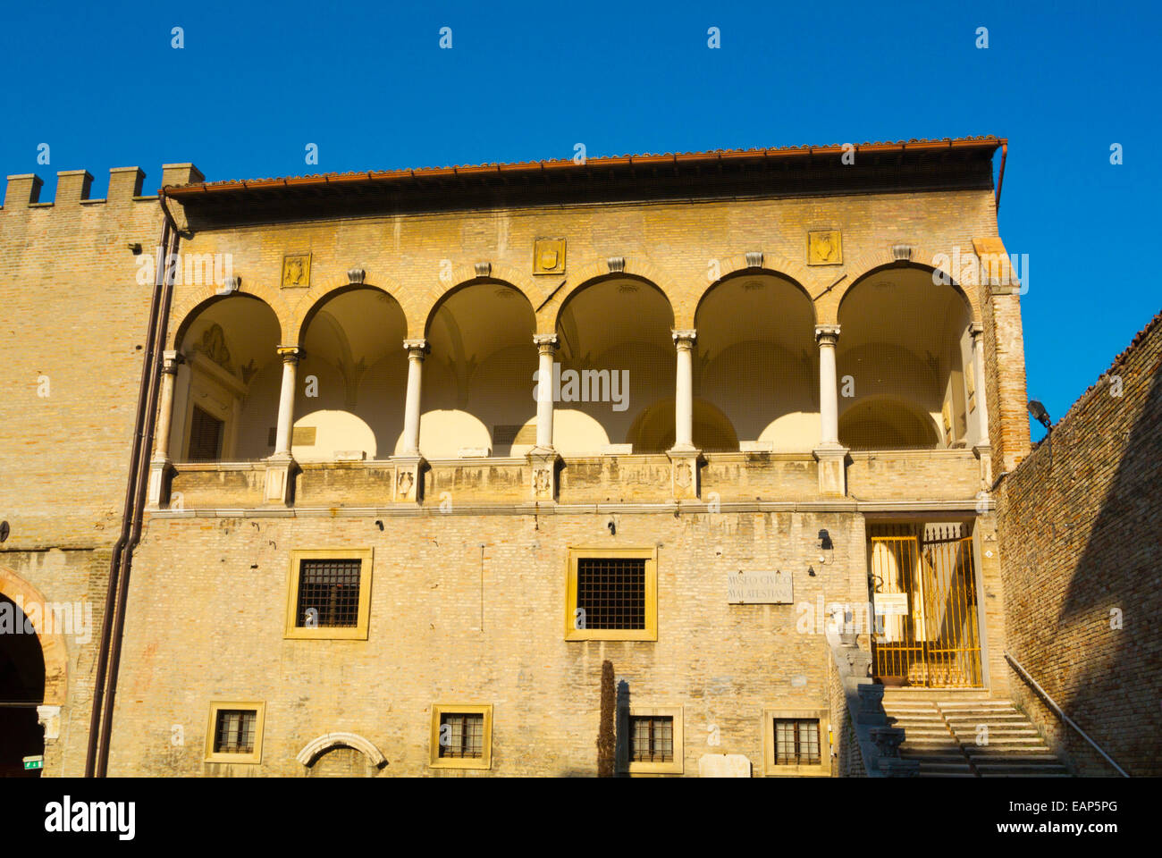 Corte Malatestiana, maisons Museo Civico Malatestiano, art museum, Fano, région des Marches, Italie Banque D'Images