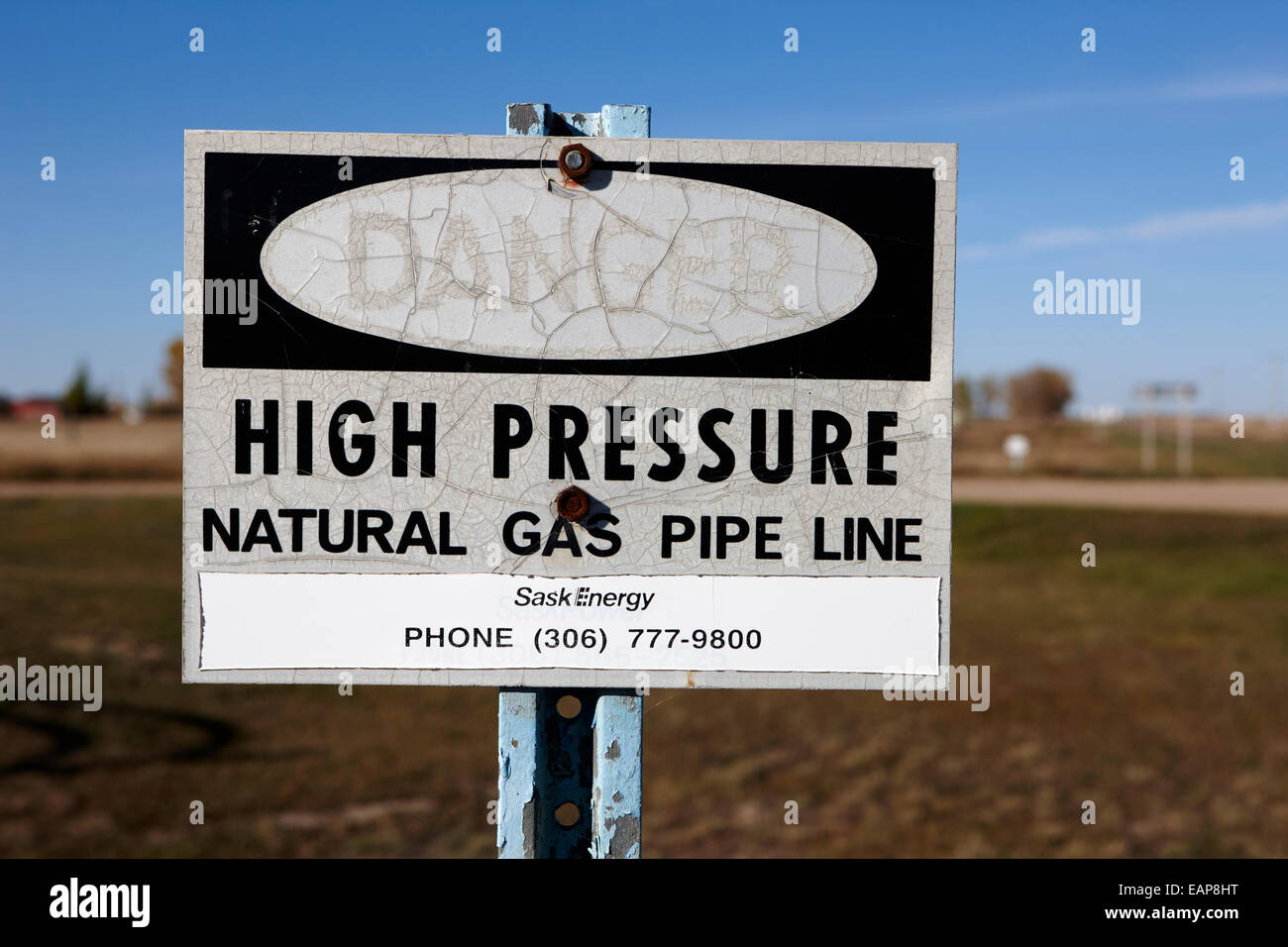 Le signe de danger pour le transport de gaz naturel haute pression bengough souterrain Saskatchewan Canada Banque D'Images