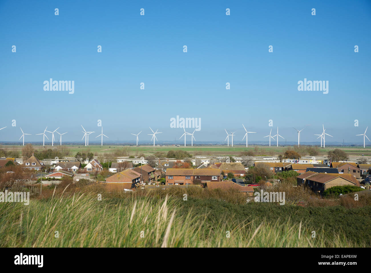 Peu d'éoliennes, Cour Cheyne Romney Marsh, Llydd, Rye, East Sussex Banque D'Images