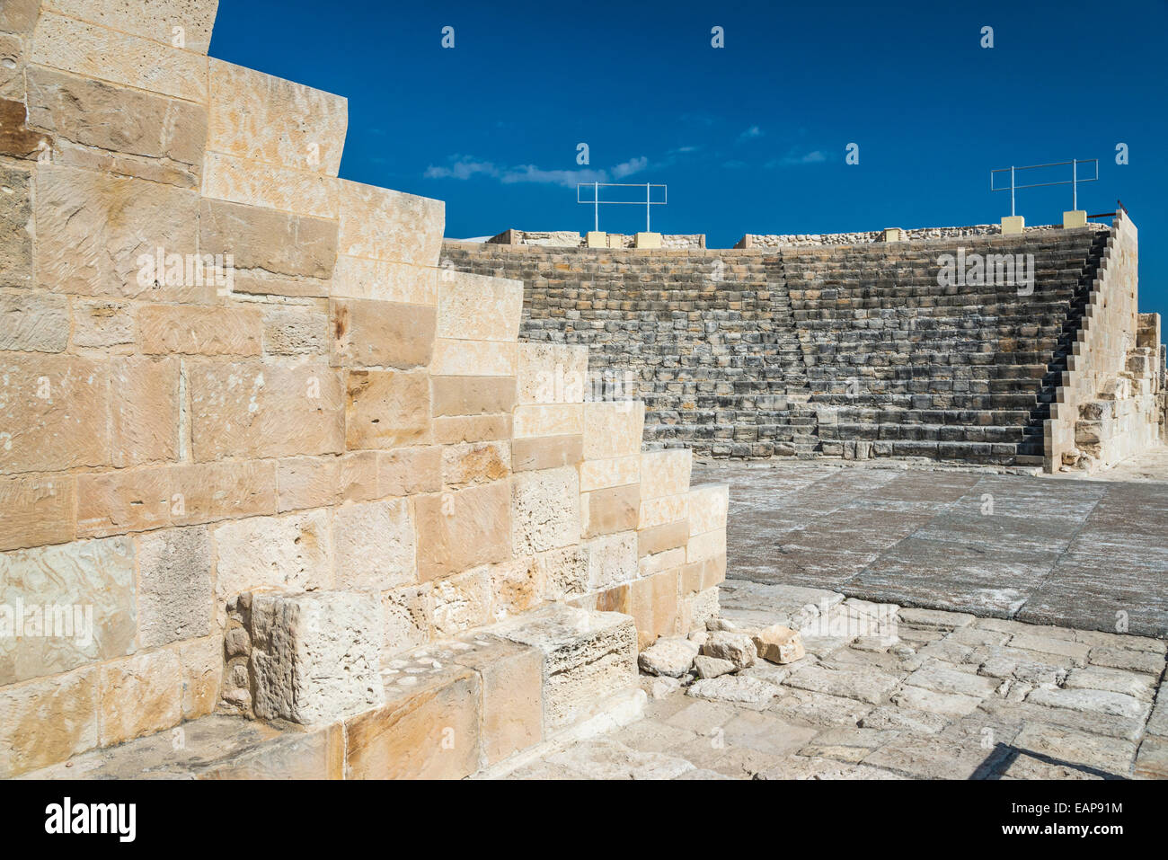 Les ruines anciennes et le théâtre à Kourion, sur la côte sud de Chypre. Banque D'Images