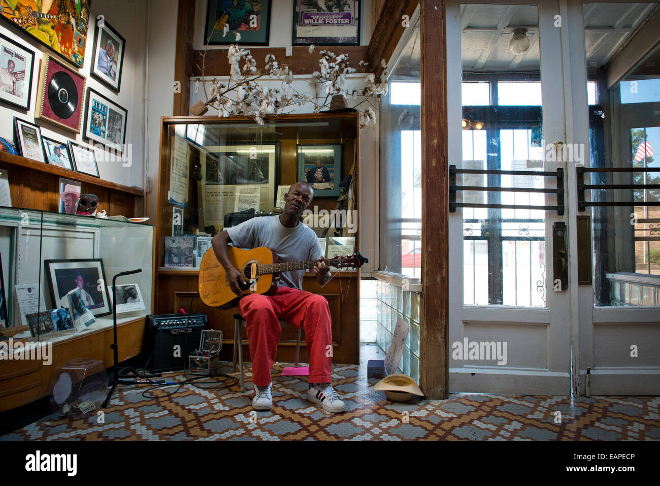 Pat Thomas, bluesman. Musée Route 61 Blues, Leland Mississipi Banque D'Images