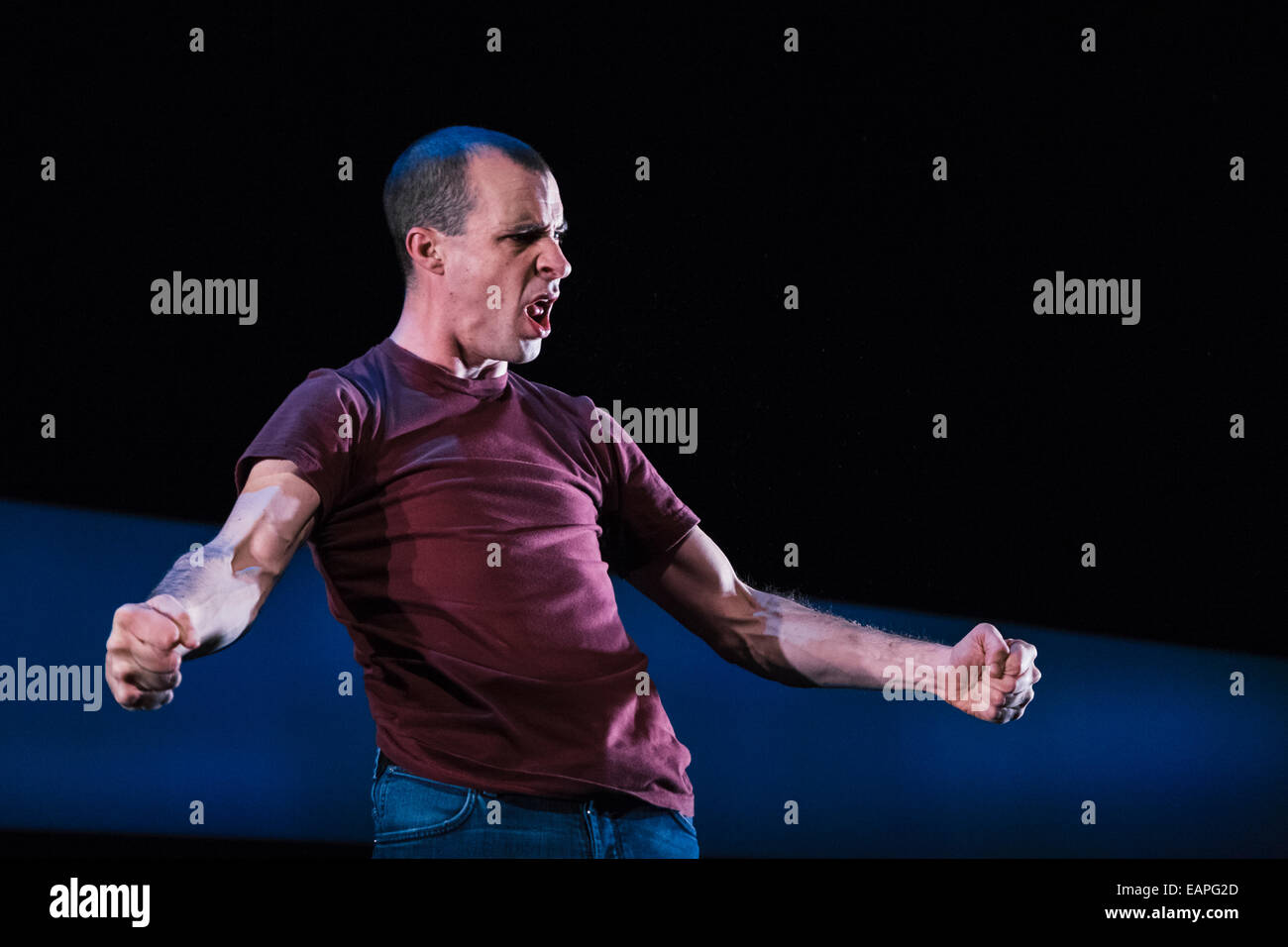 Tom-Vaughan-Lawlor Howie Le Rookie effectue au Barbican. Banque D'Images