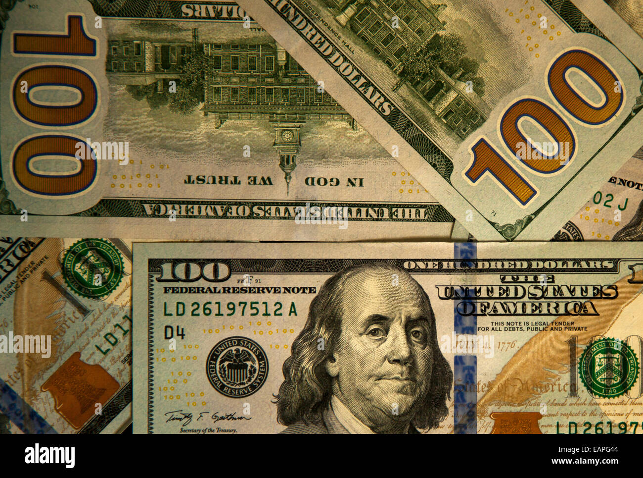 Nouveaux billets de 100 dollars en 2013 avec une bande magnétique intégré parmi les autres qualités difficiles à falsifier. Banque D'Images