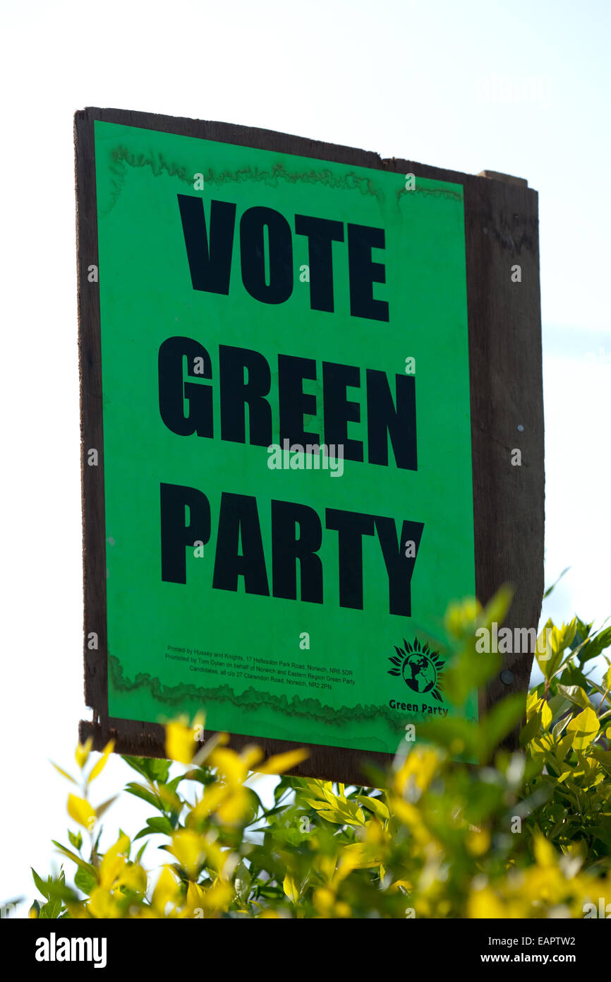 Politique du Parti Vert Affiche publicitaire pour les élections parlementaires. La route. Norwich. Banque D'Images