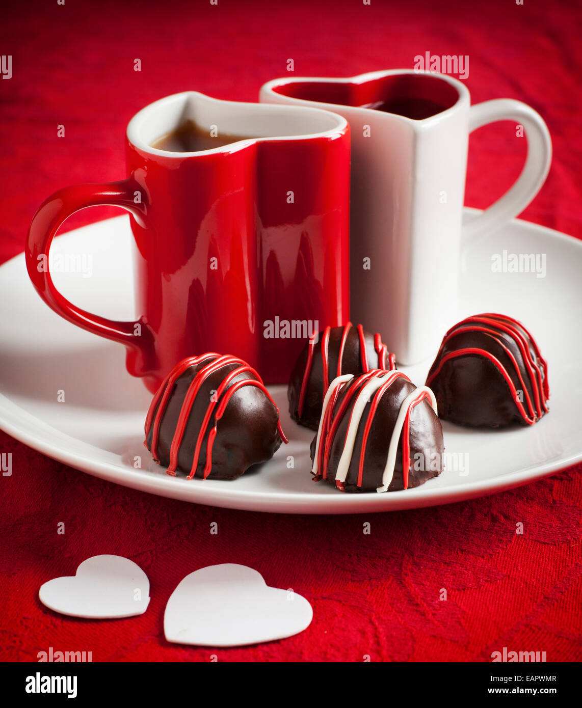 Truffe au chocolat fait main pour la Saint-Valentin. Banque D'Images