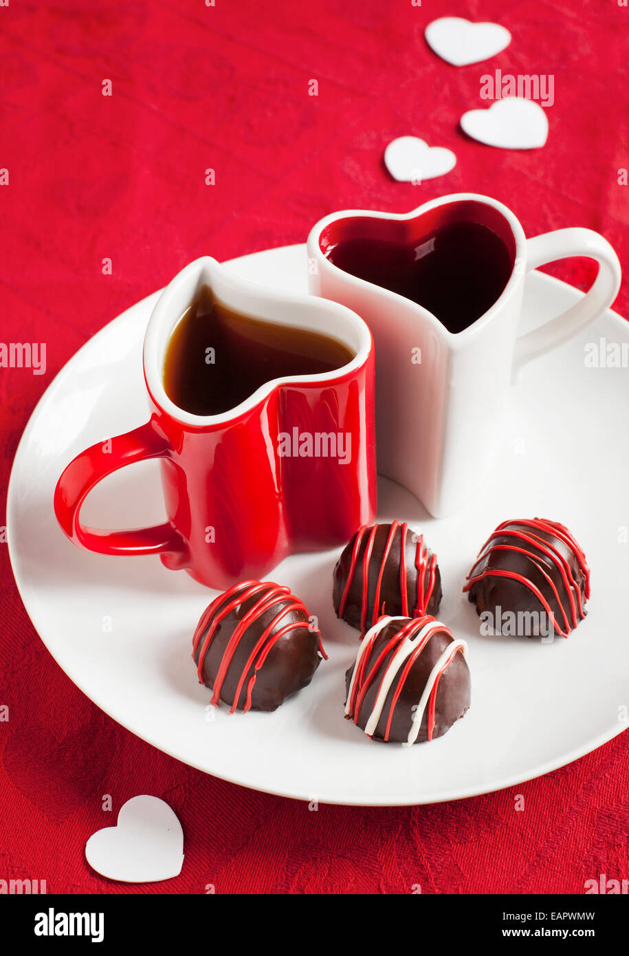 Truffe au chocolat fait main pour la Saint-Valentin. Banque D'Images