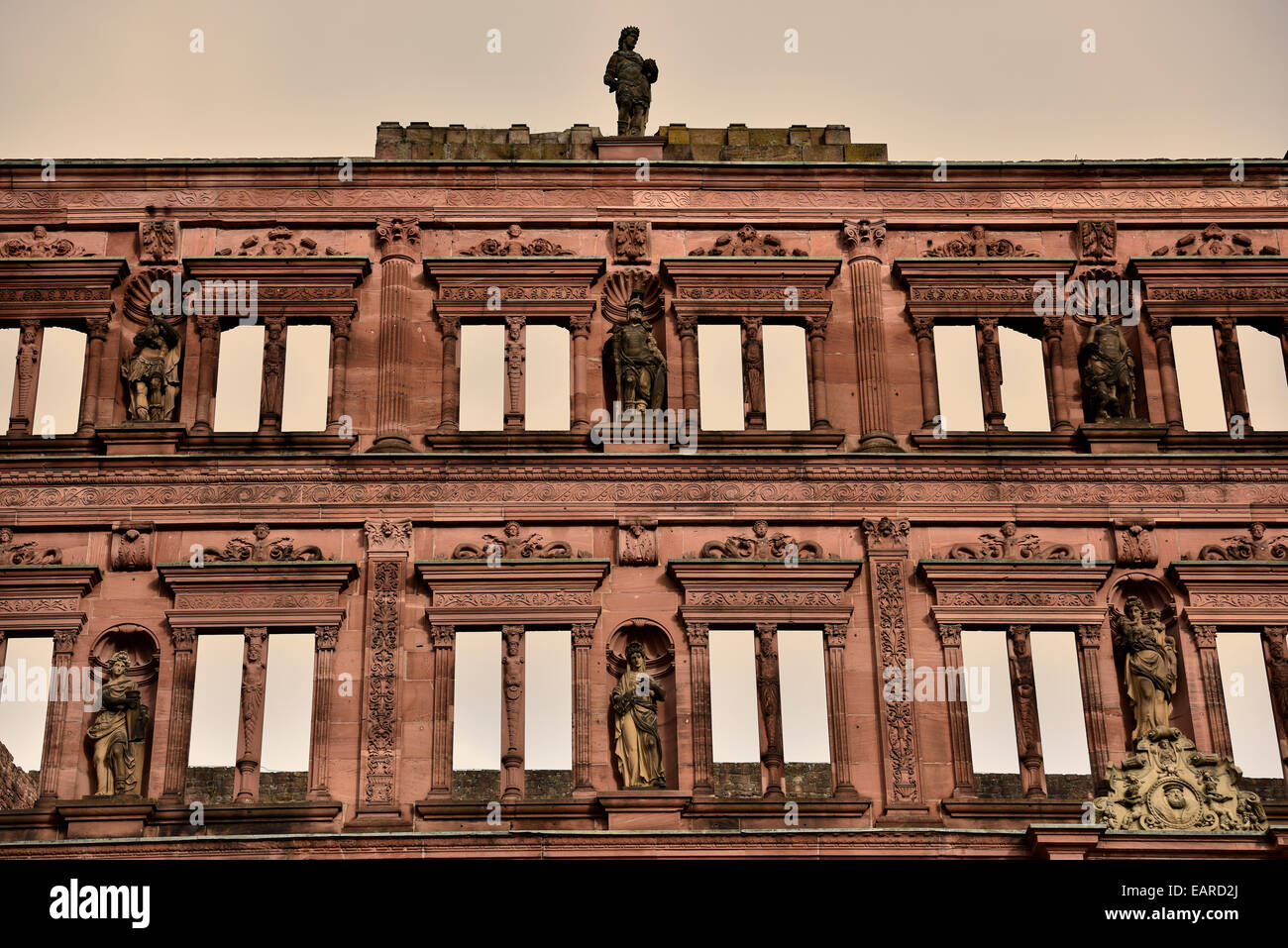 Entrée de la façade ouvragée bâtiment Ottheinrich, château, Heidelberg, Bade-Wurtemberg, Allemagne Banque D'Images