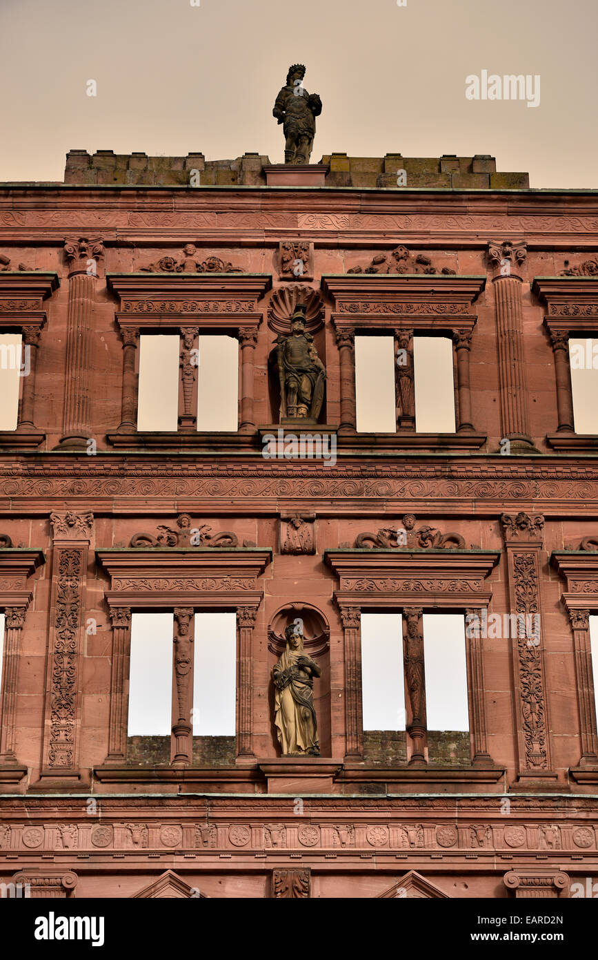 Entrée de la façade ouvragée bâtiment Ottheinrich, château, Heidelberg, Bade-Wurtemberg, Allemagne Banque D'Images