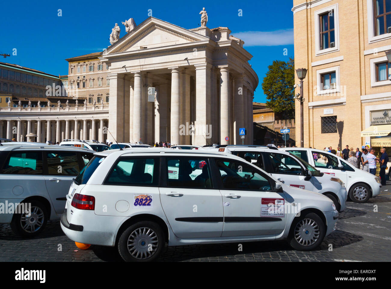 Piazza Pio XII Square, juste à l'extérieur de la ville de Vatican, quartier Borgo, Rome, Italie Banque D'Images